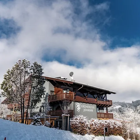 מלון Erzherzog Johann Alpin Style - Adults Only 4*