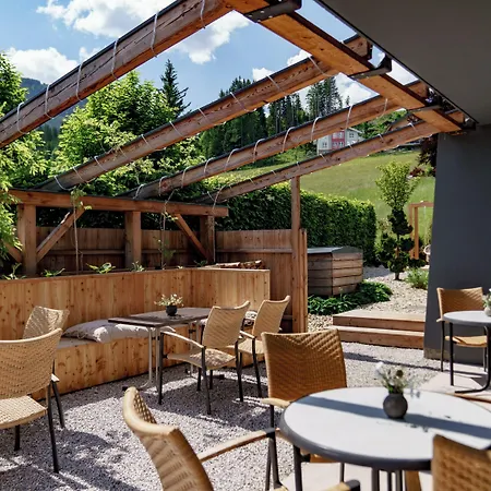 Отель Erzherzog Johann Alpin Style - Adults Only 4*